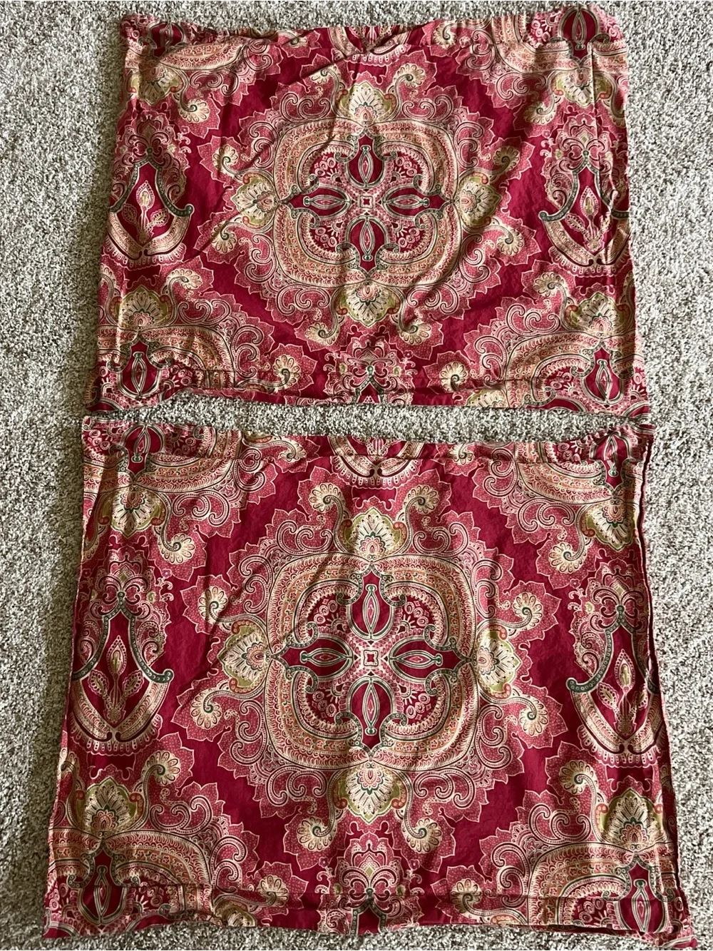 Pottery Barn Set of 2 Standard Pillow Shams Ainsley Medallion Paisley Red Cotton